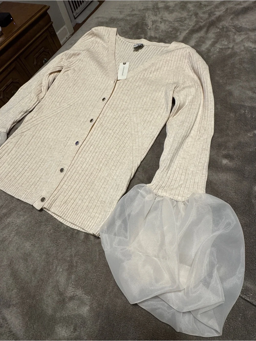 ✨ Anthropologie Long-Sleeve Organza Cuff Sweater Sz M